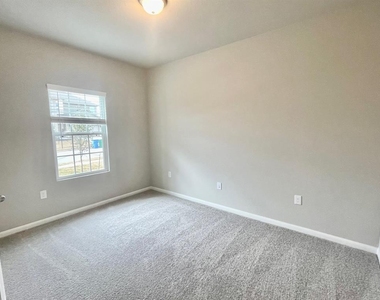 6708 Covina Ln - Photo Thumbnail 5