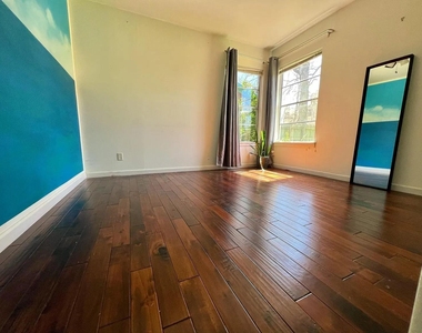 2203 N Plains Ave - Photo Thumbnail 8
