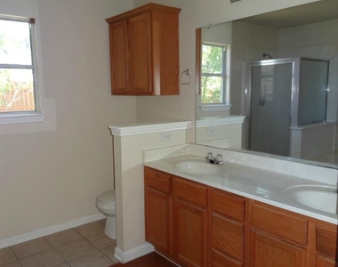 21000 Godolophin Ct - Photo Thumbnail 3