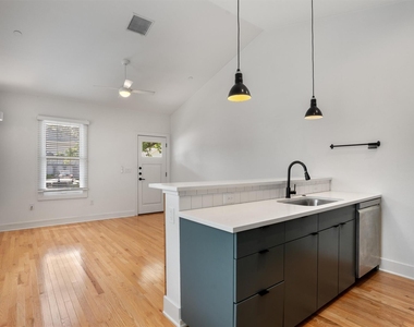 4004 Avenue C Ave - Photo Thumbnail 10