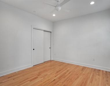 4004 Avenue C Ave - Photo Thumbnail 11