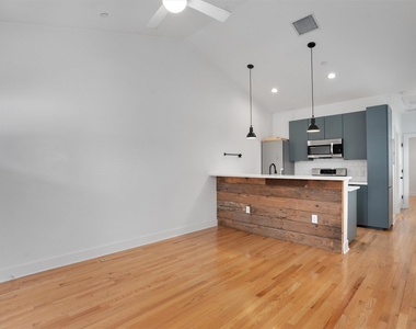 4004 Avenue C Ave - Photo Thumbnail 5