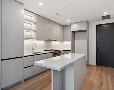 610 Davis St - Photo Thumbnail 6