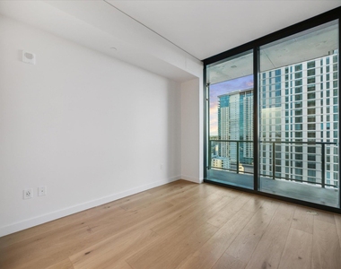 610 Davis St - Photo Thumbnail 11