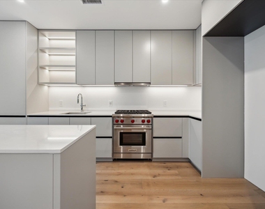 610 Davis St - Photo Thumbnail 3