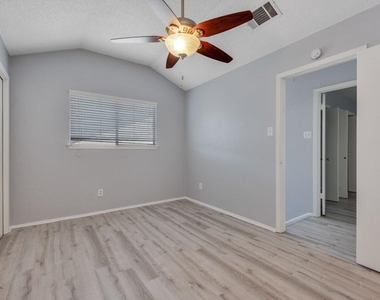 6020 Westcreek Dr - Photo Thumbnail 12