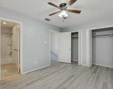 6020 Westcreek Dr - Photo Thumbnail 10