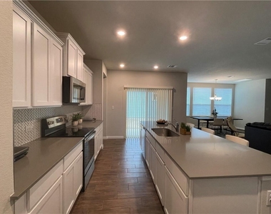 3017 Settlement Dr - Photo Thumbnail 1