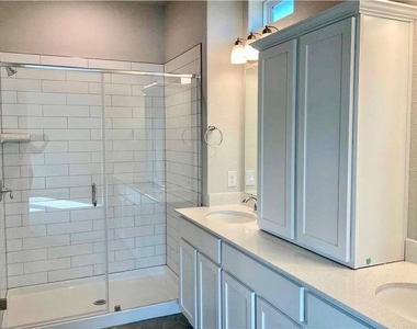 3017 Settlement Dr - Photo Thumbnail 5
