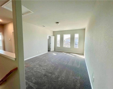 3017 Settlement Dr - Photo Thumbnail 8
