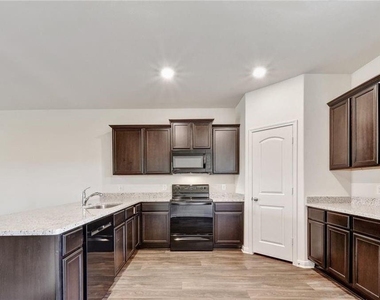 317 Hyacinth Way - Photo Thumbnail 10