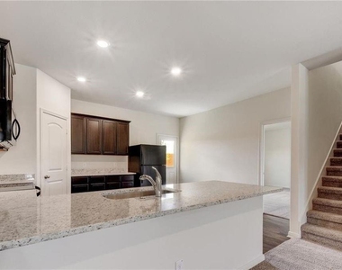 317 Hyacinth Way - Photo Thumbnail 9