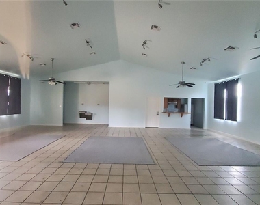 317 Hyacinth Way - Photo Thumbnail 6
