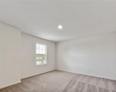 317 Hyacinth Way - Photo Thumbnail 14