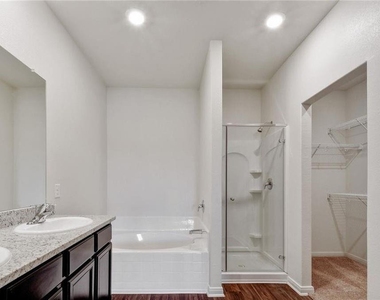 317 Hyacinth Way - Photo Thumbnail 18