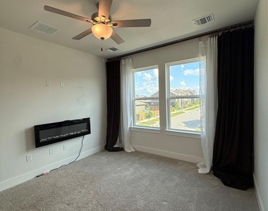 6414 Cowman Way - Photo Thumbnail 27