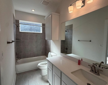 6414 Cowman Way - Photo Thumbnail 11