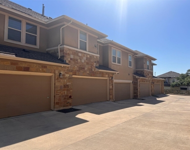 13800 Lyndhurst St - Photo Thumbnail 24