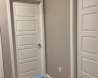 13800 Lyndhurst St - Photo Thumbnail 18
