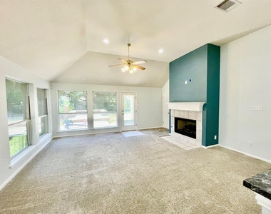 902 Cashew Ln - Photo Thumbnail 4