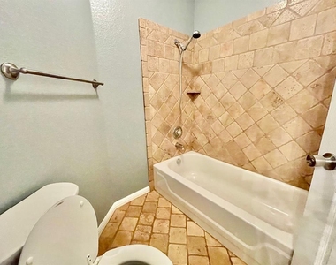 902 Cashew Ln - Photo Thumbnail 14