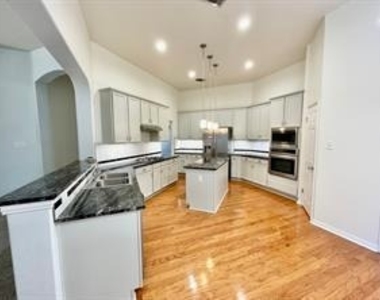 902 Cashew Ln - Photo Thumbnail 1