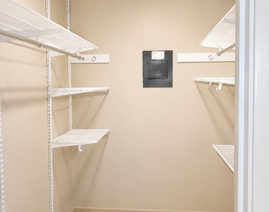2110 Rio Grande St - Photo Thumbnail 5