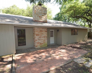 203 County Glen St - Photo Thumbnail 11