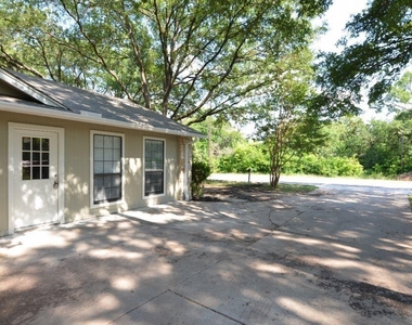 203 County Glen St - Photo Thumbnail 12