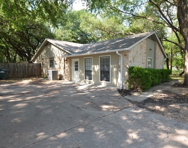 203 County Glen St - Photo Thumbnail 13