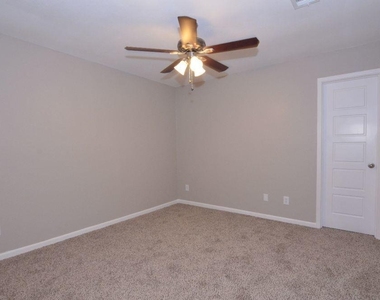 203 County Glen St - Photo Thumbnail 10