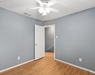 3415 Menchaca Road - Photo Thumbnail 6