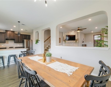 205 Tordesillas Dr - Photo Thumbnail 5