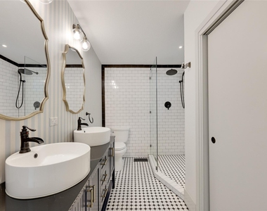 904 Willow St - Photo Thumbnail 12
