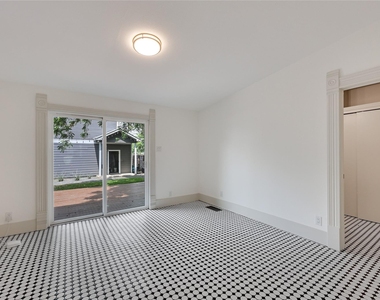904 Willow St - Photo Thumbnail 9
