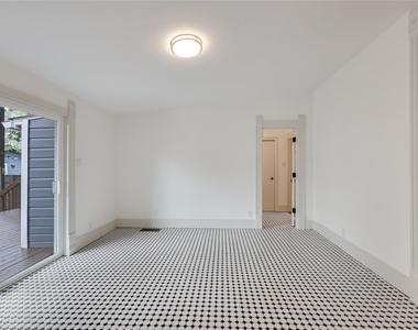 904 Willow St - Photo Thumbnail 10
