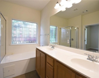 3709 Tall Cedars Rd - Photo Thumbnail 9