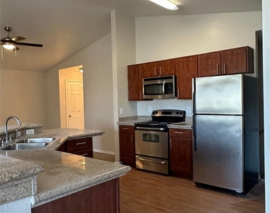 6804 N Capital Of Texas Highway - Photo Thumbnail 2