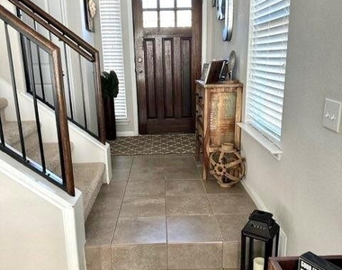 609 Tumlinson Fort Way - Photo Thumbnail 5