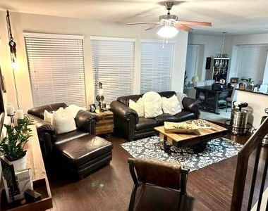 609 Tumlinson Fort Way - Photo Thumbnail 4