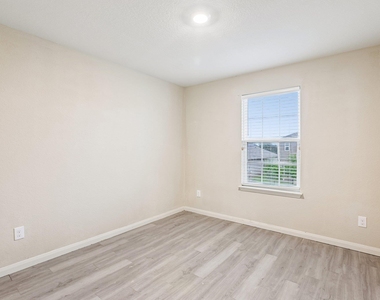 117 Cherry Tree Ln - Photo Thumbnail 20