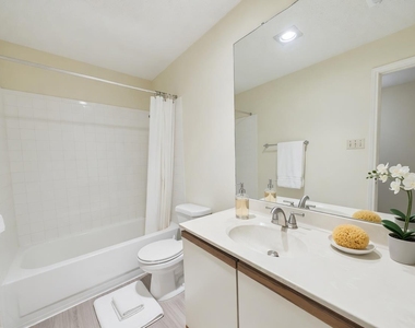 2804 Rio Grande St - Photo Thumbnail 7