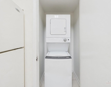2804 Rio Grande St - Photo Thumbnail 4