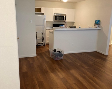 1502 Zephyr Ln - Photo Thumbnail 4