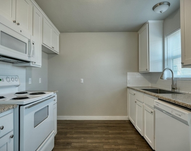 520 W Fm 243 - Photo Thumbnail 3