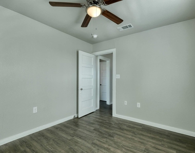 520 W Fm 243 - Photo Thumbnail 8
