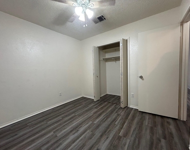 5927 Kevin Kelly Pl - Photo Thumbnail 7