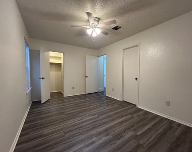 5927 Kevin Kelly Pl - Photo Thumbnail 10