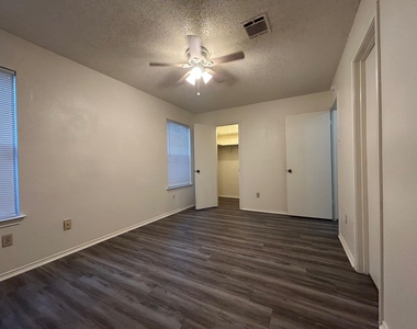 5927 Kevin Kelly Pl - Photo Thumbnail 9
