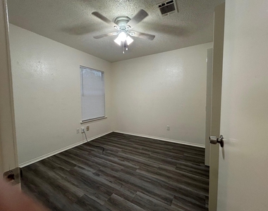 5927 Kevin Kelly Pl - Photo Thumbnail 6